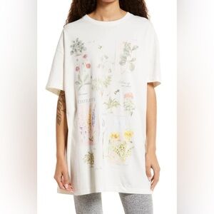 Urban Outfitters BDG oversized Floral Graphic White T-Shirt